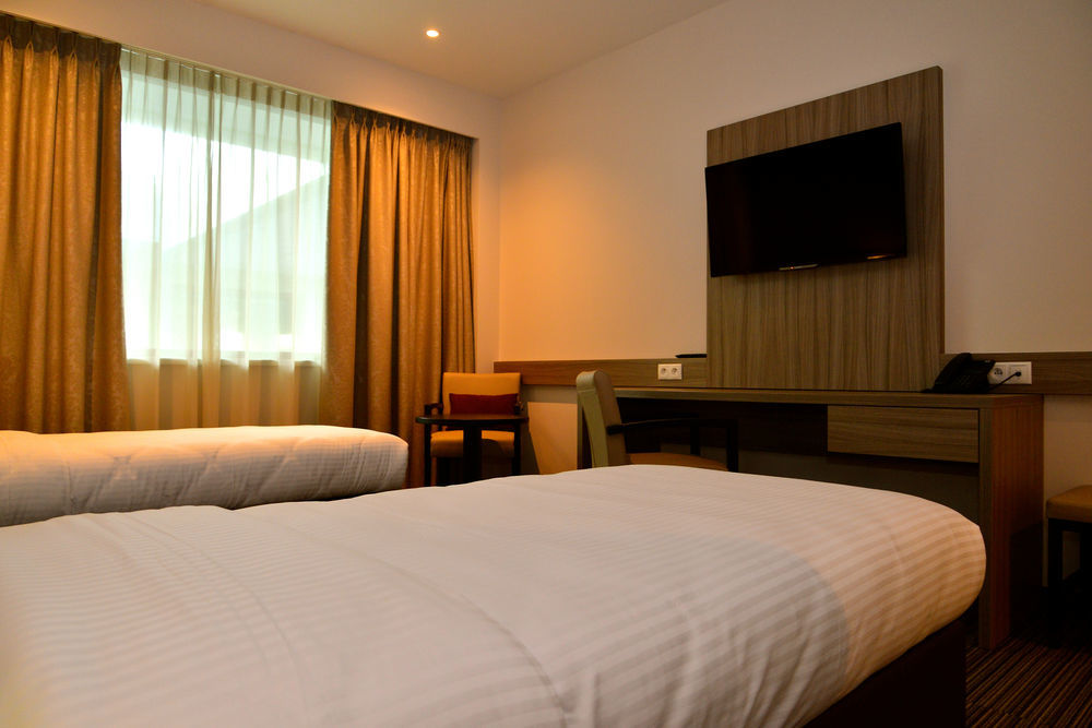 Mezzo Hotel & Business Беринген Екстериор снимка
